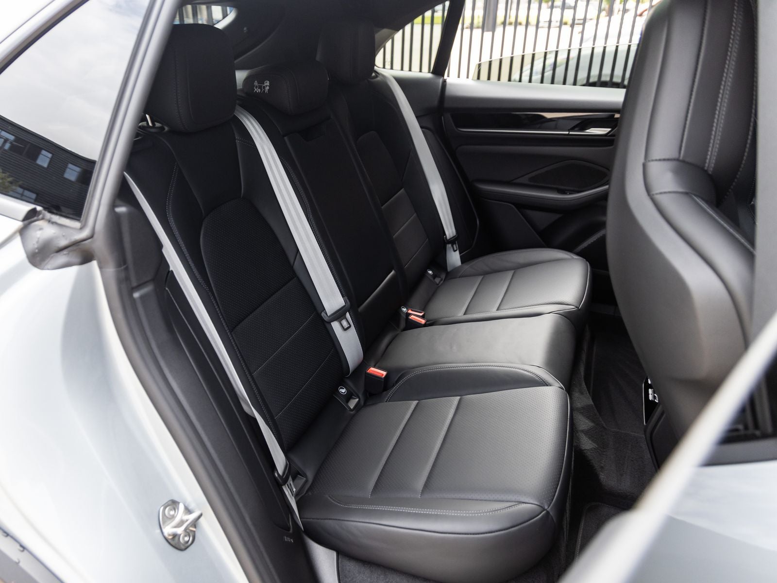 2025 Porsche Macan Electric