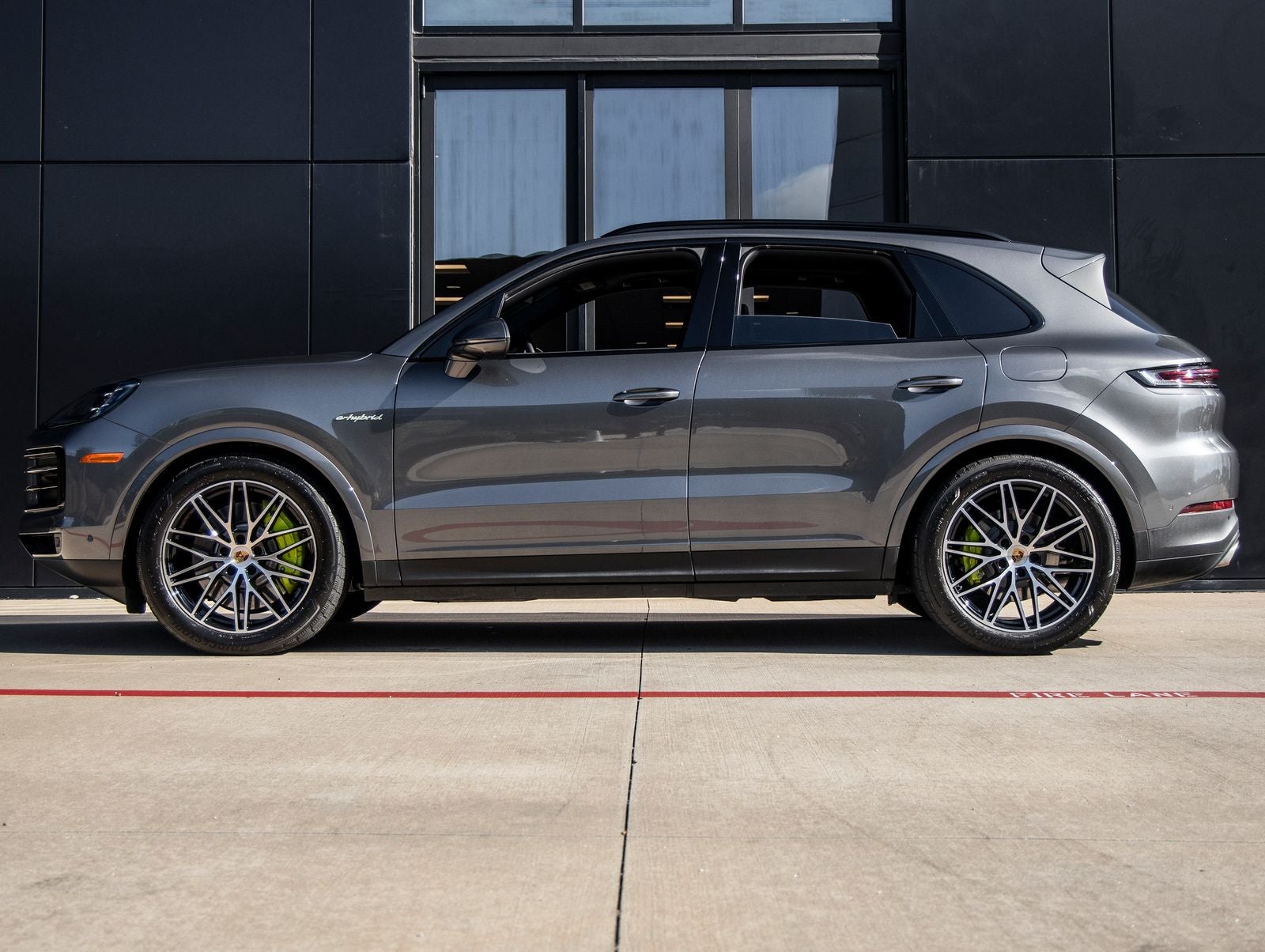2024 Porsche Cayenne E-Hybrid Base