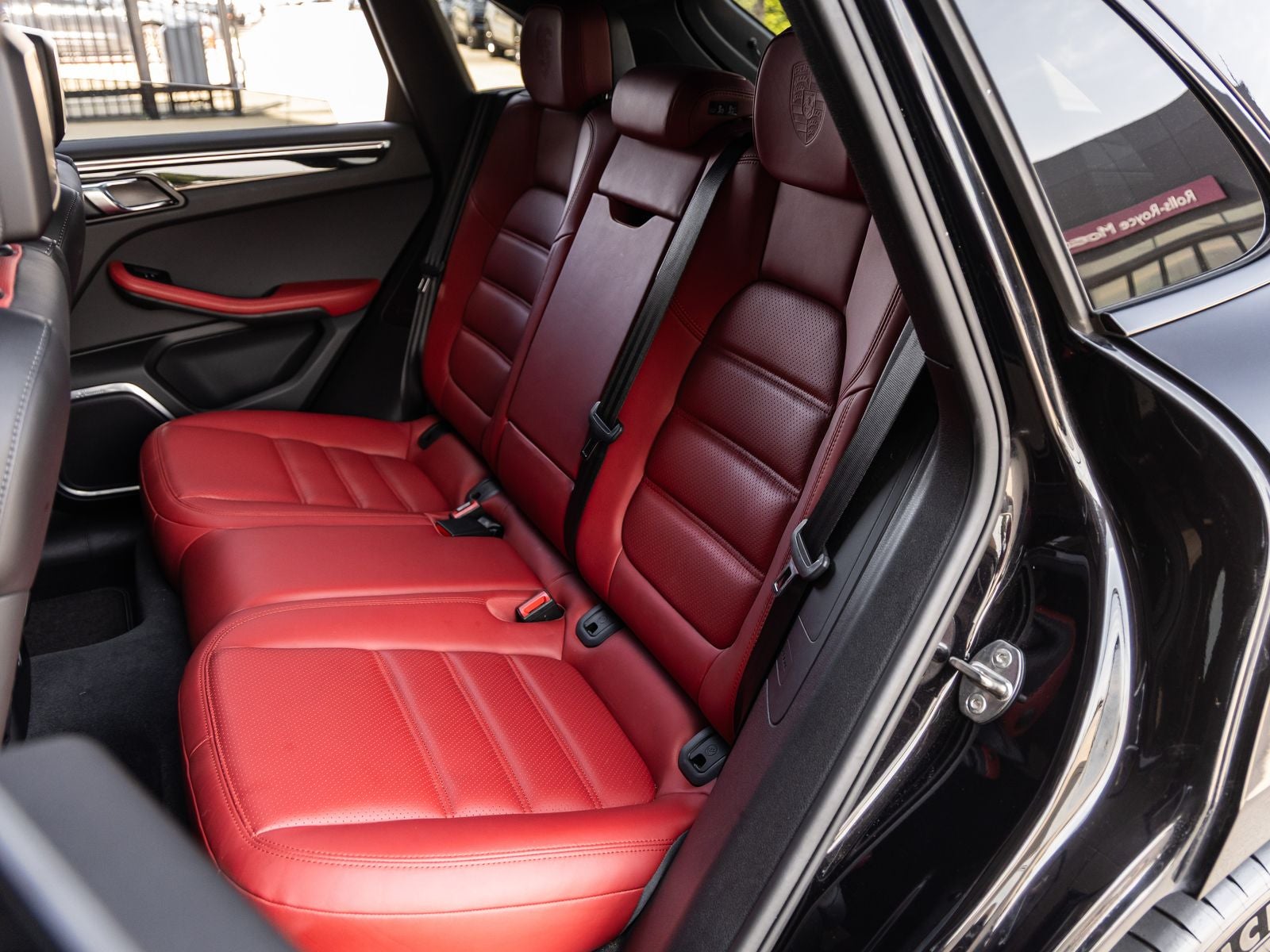 2017 Porsche Macan Turbo w/ Performance Package