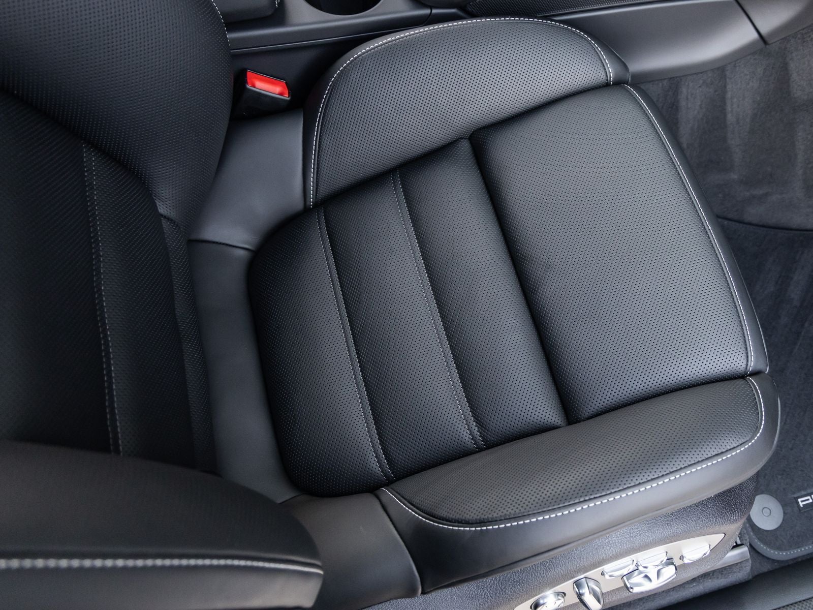 2026 Porsche Macan Macan GTS
