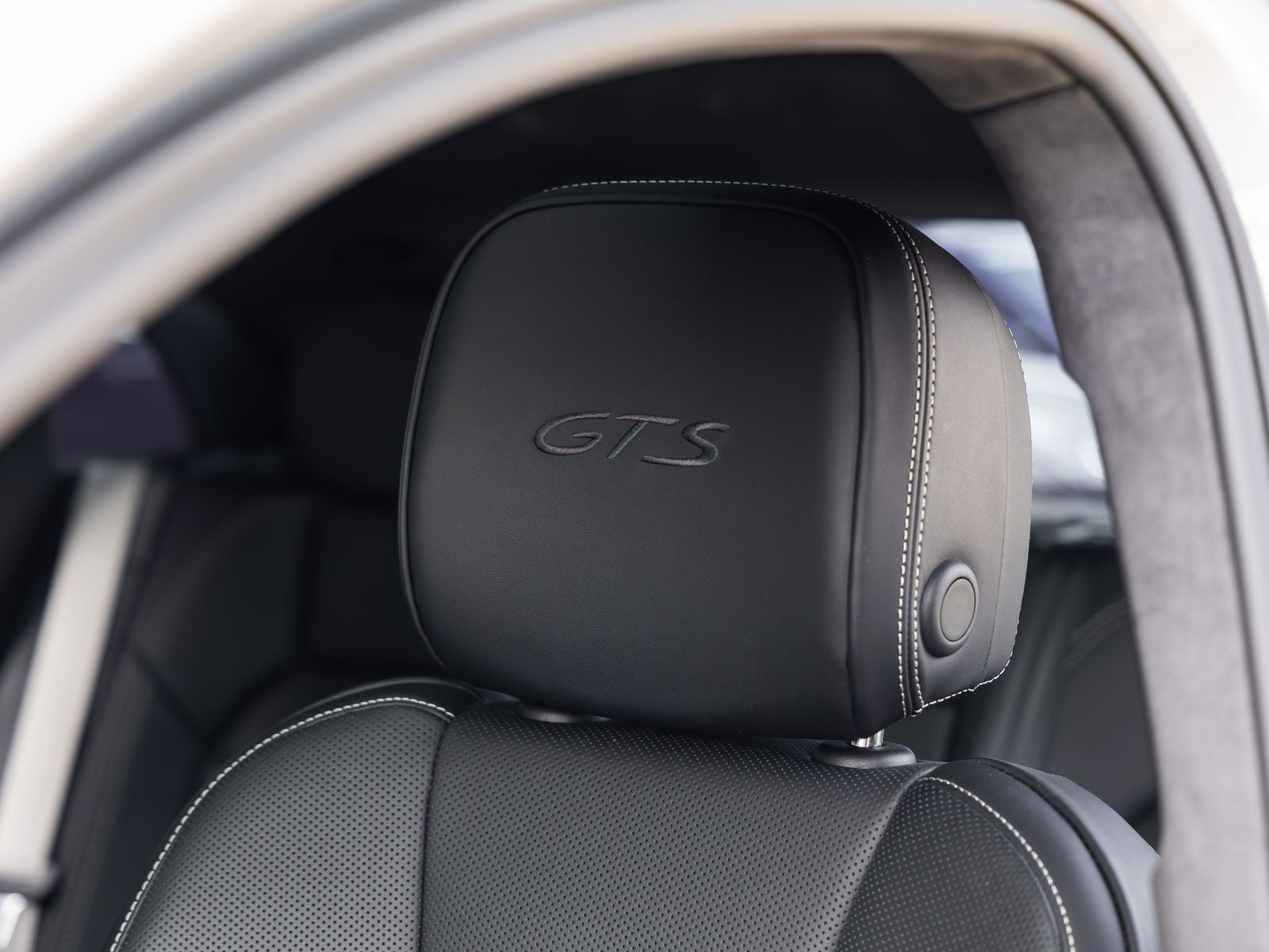 2024 Porsche Macan GTS