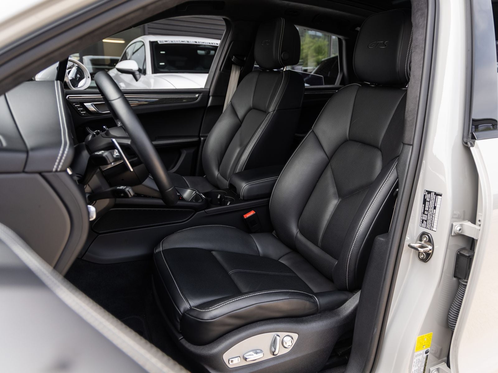 2024 Porsche Macan GTS
