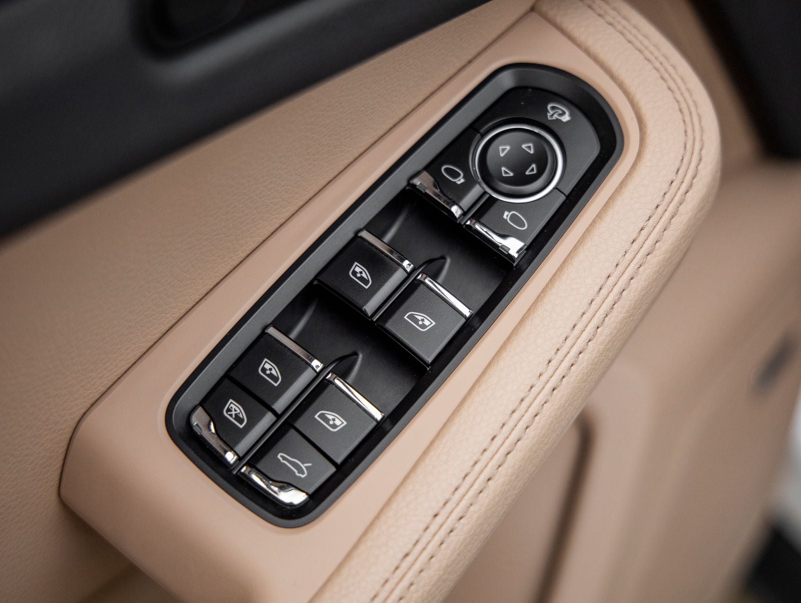 2023 Porsche Macan S