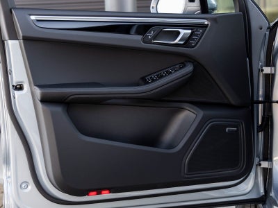 2025 Porsche Macan S