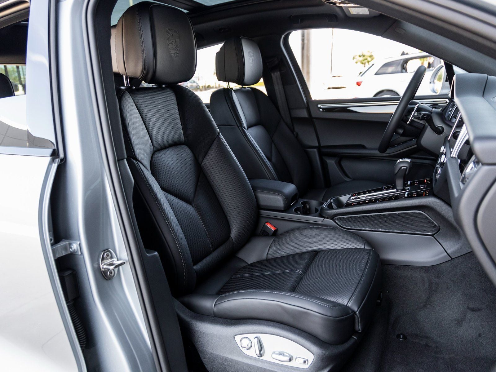 2025 Porsche Macan S