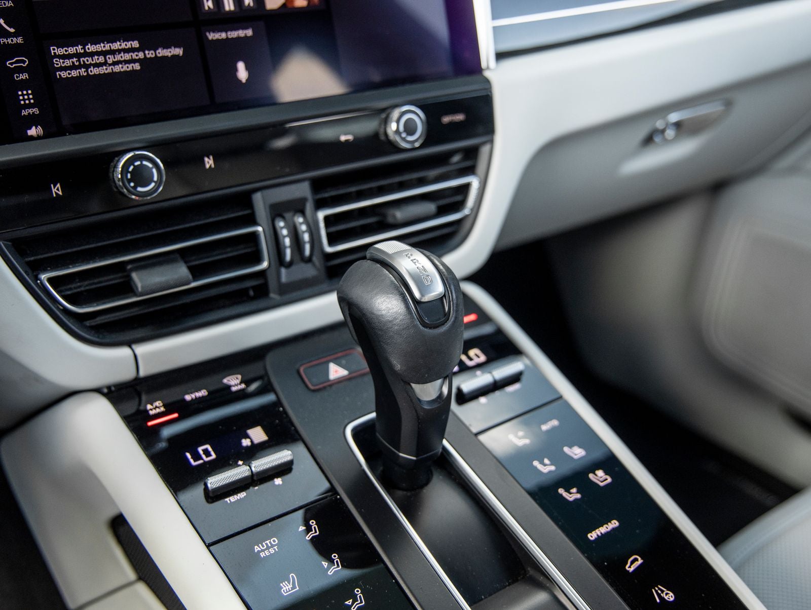 2023 Porsche Macan Macan S (MY23)