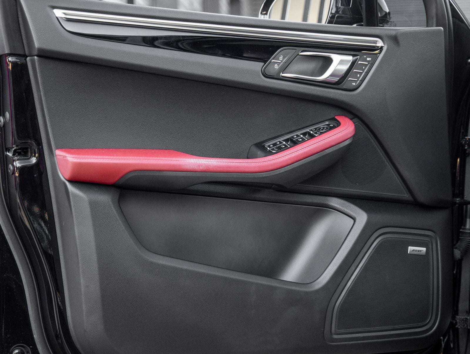 2024 Porsche Macan S