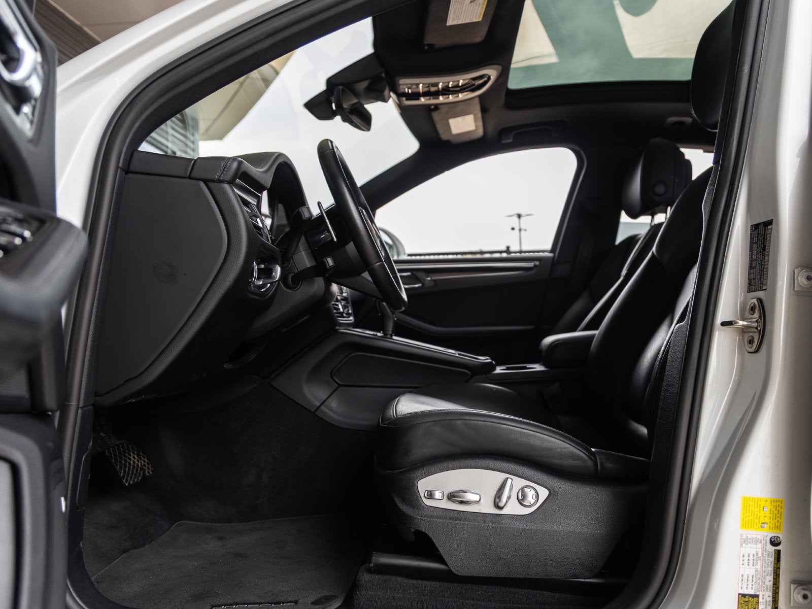 2022 Porsche Macan Macan S