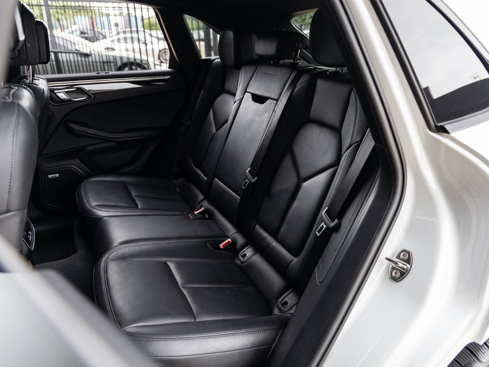2022 Porsche Macan Macan S