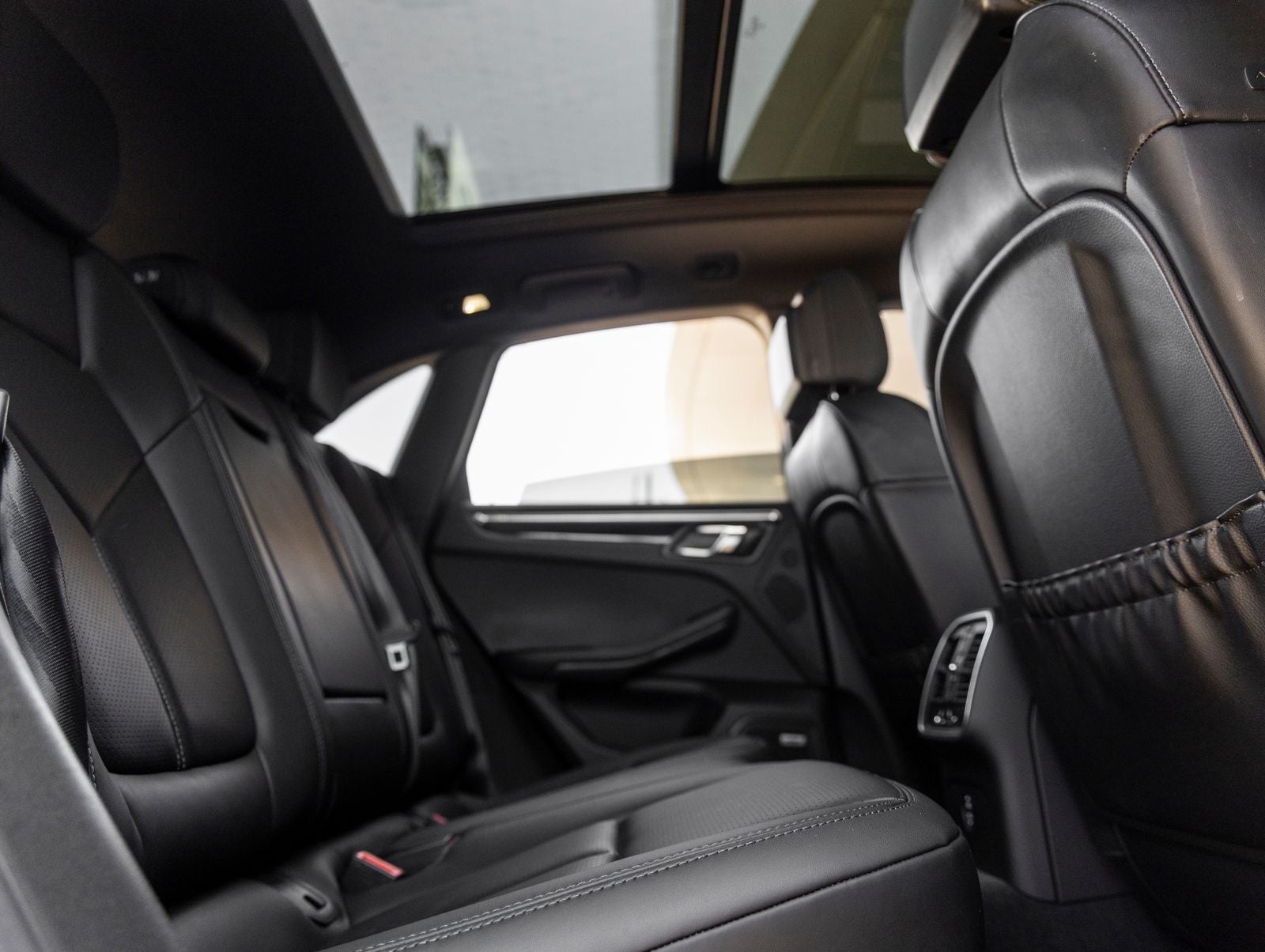 2025 Porsche Macan Macan S