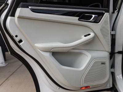 2022 Porsche Macan S