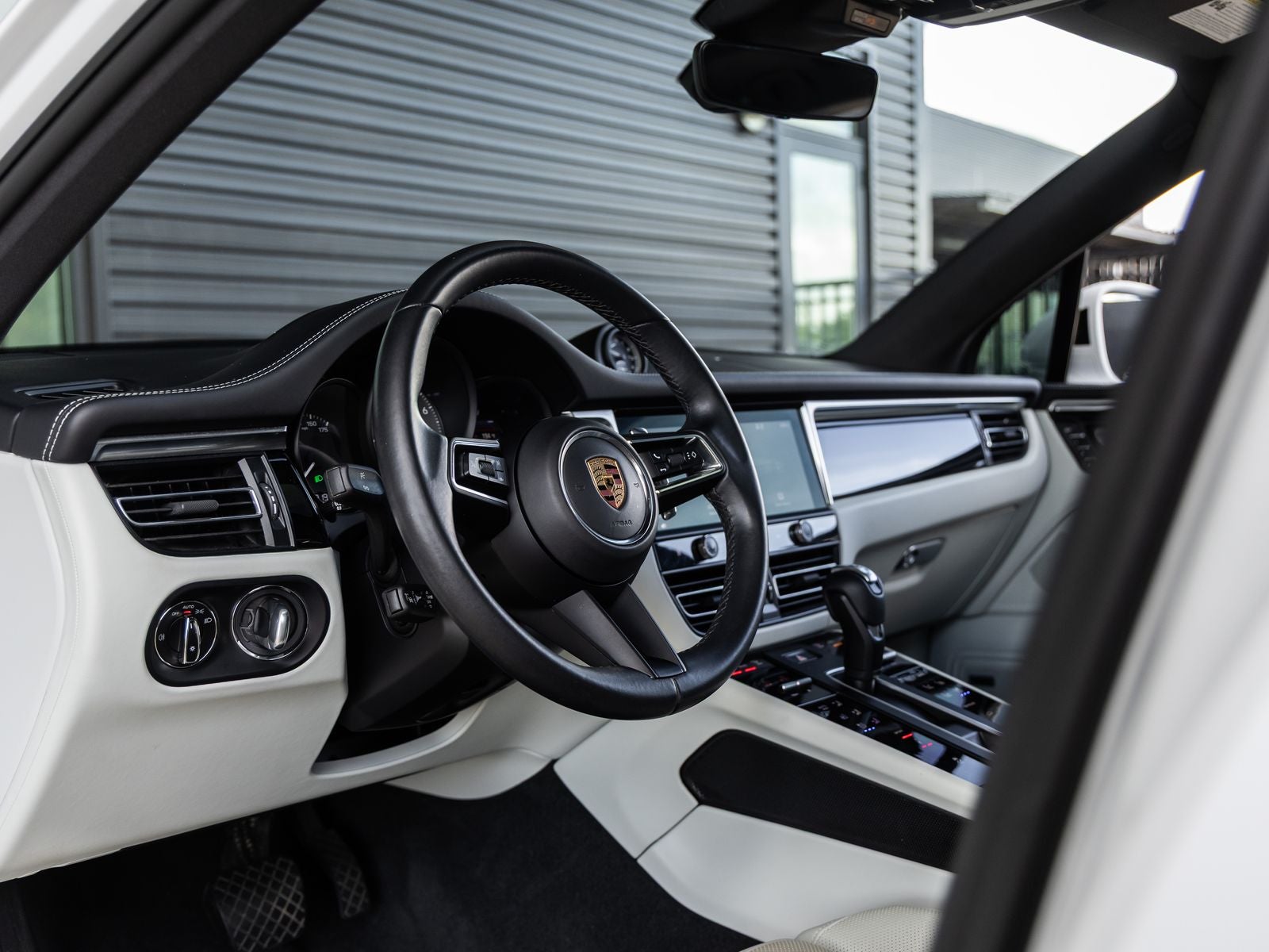 2022 Porsche Macan S