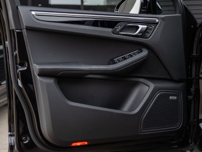 2022 Porsche Macan S