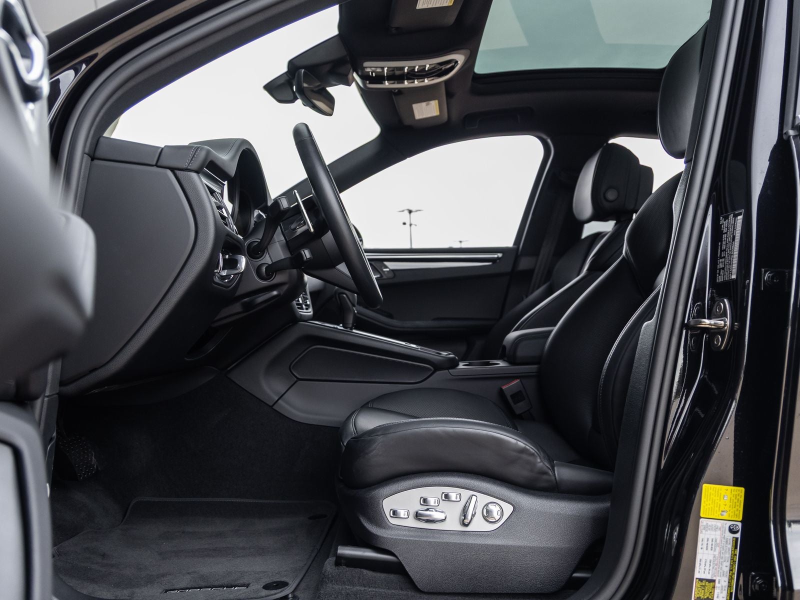 2022 Porsche Macan S