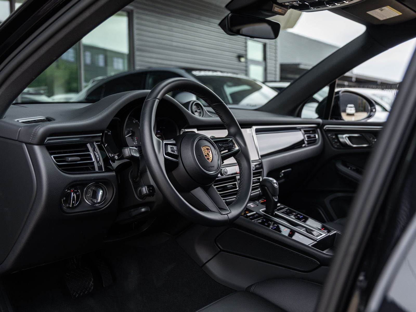 2022 Porsche Macan S
