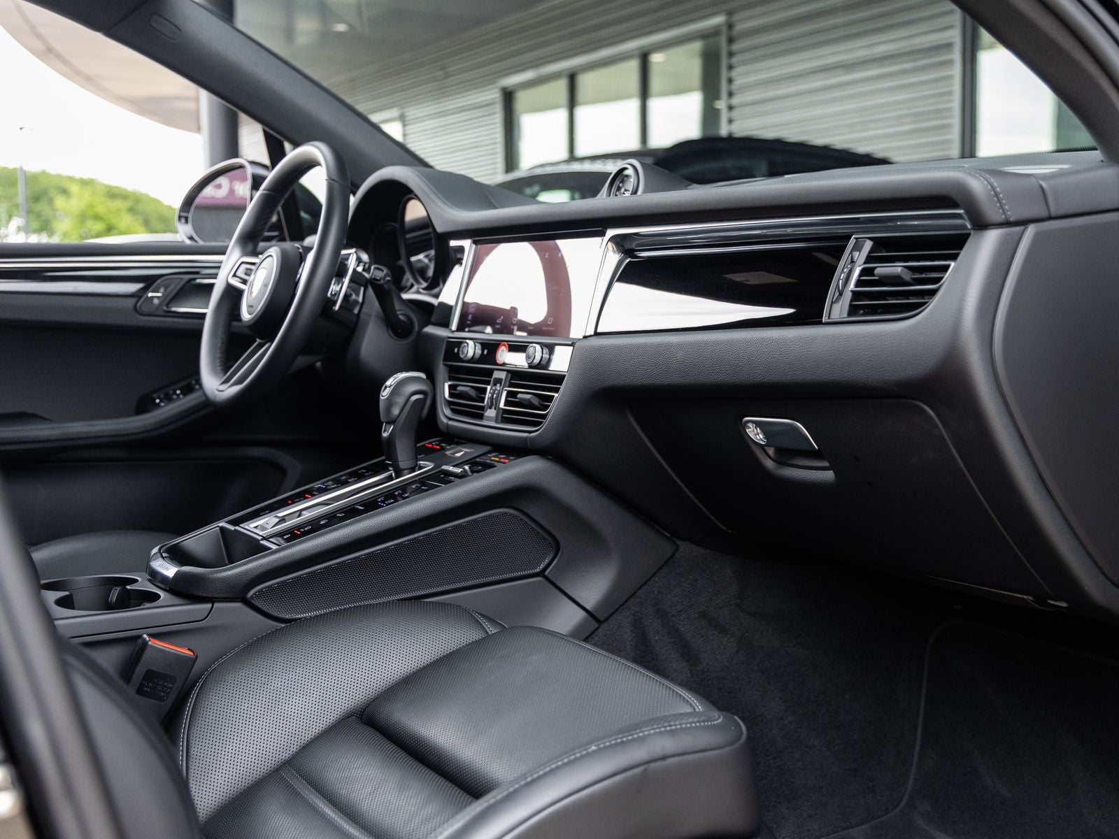 2022 Porsche Macan S