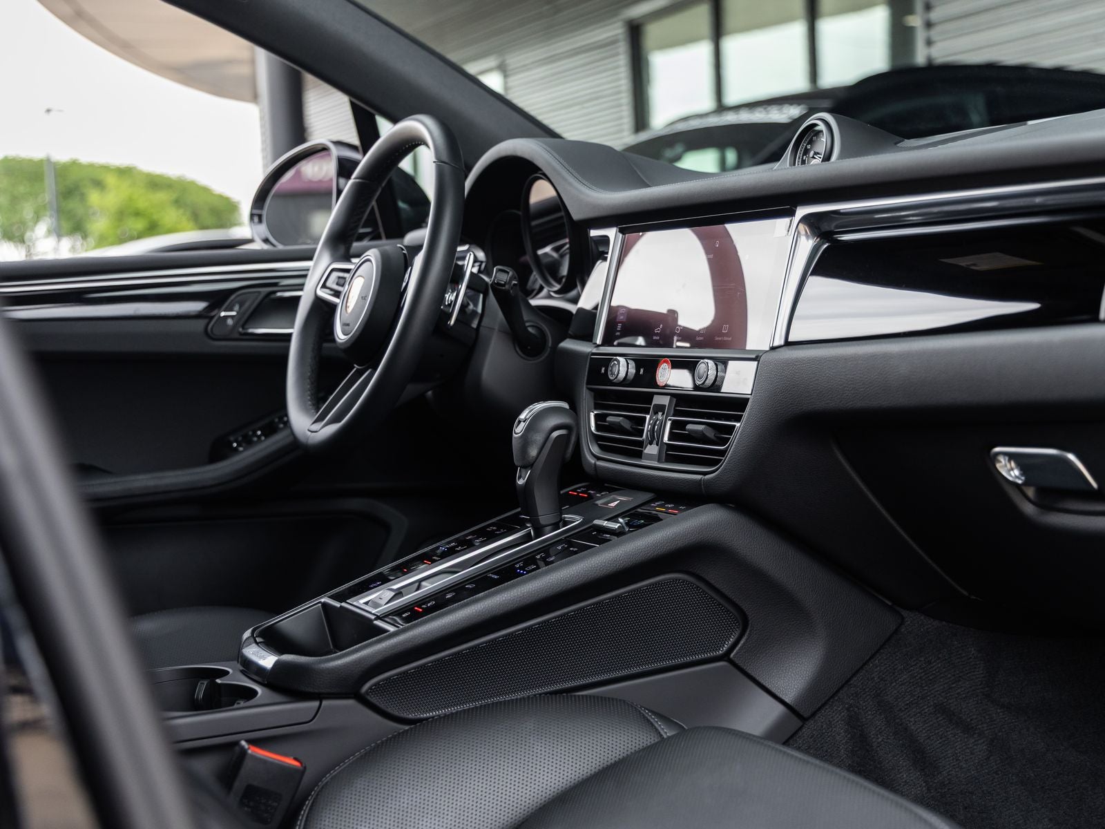 2022 Porsche Macan S