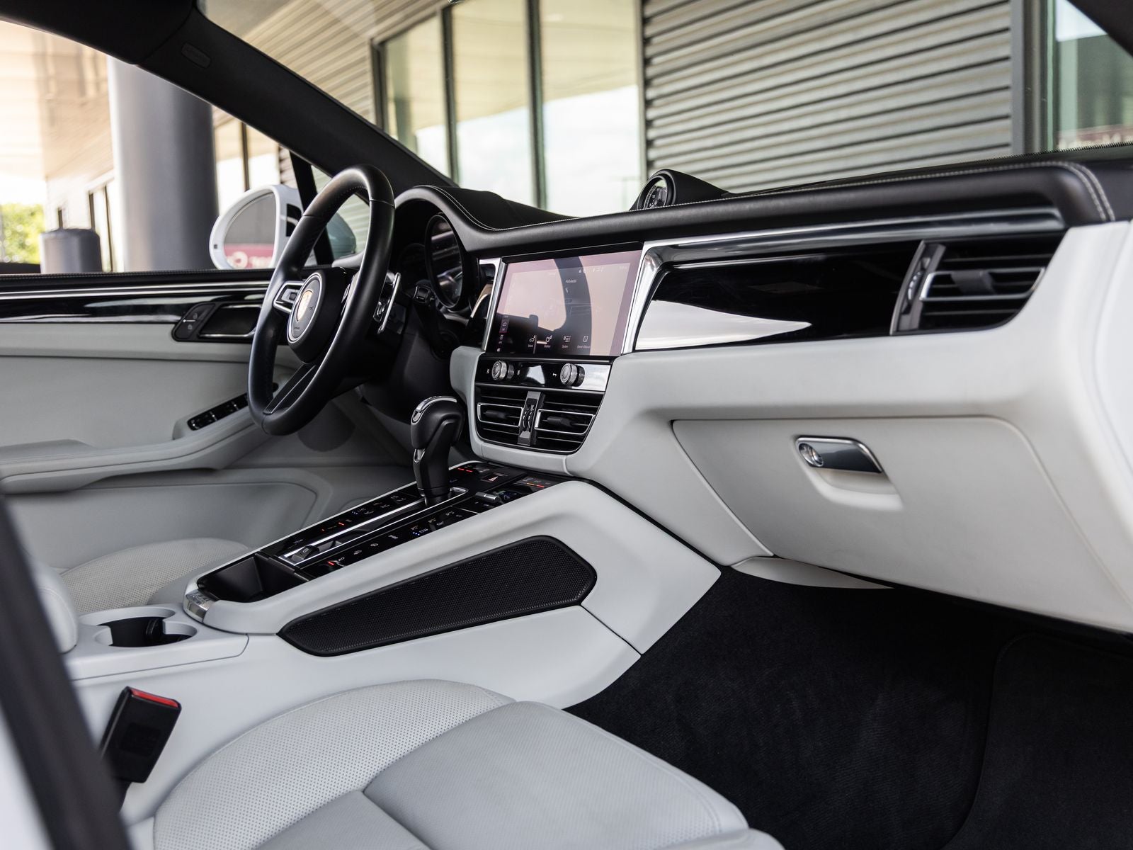2022 Porsche Macan Macan S