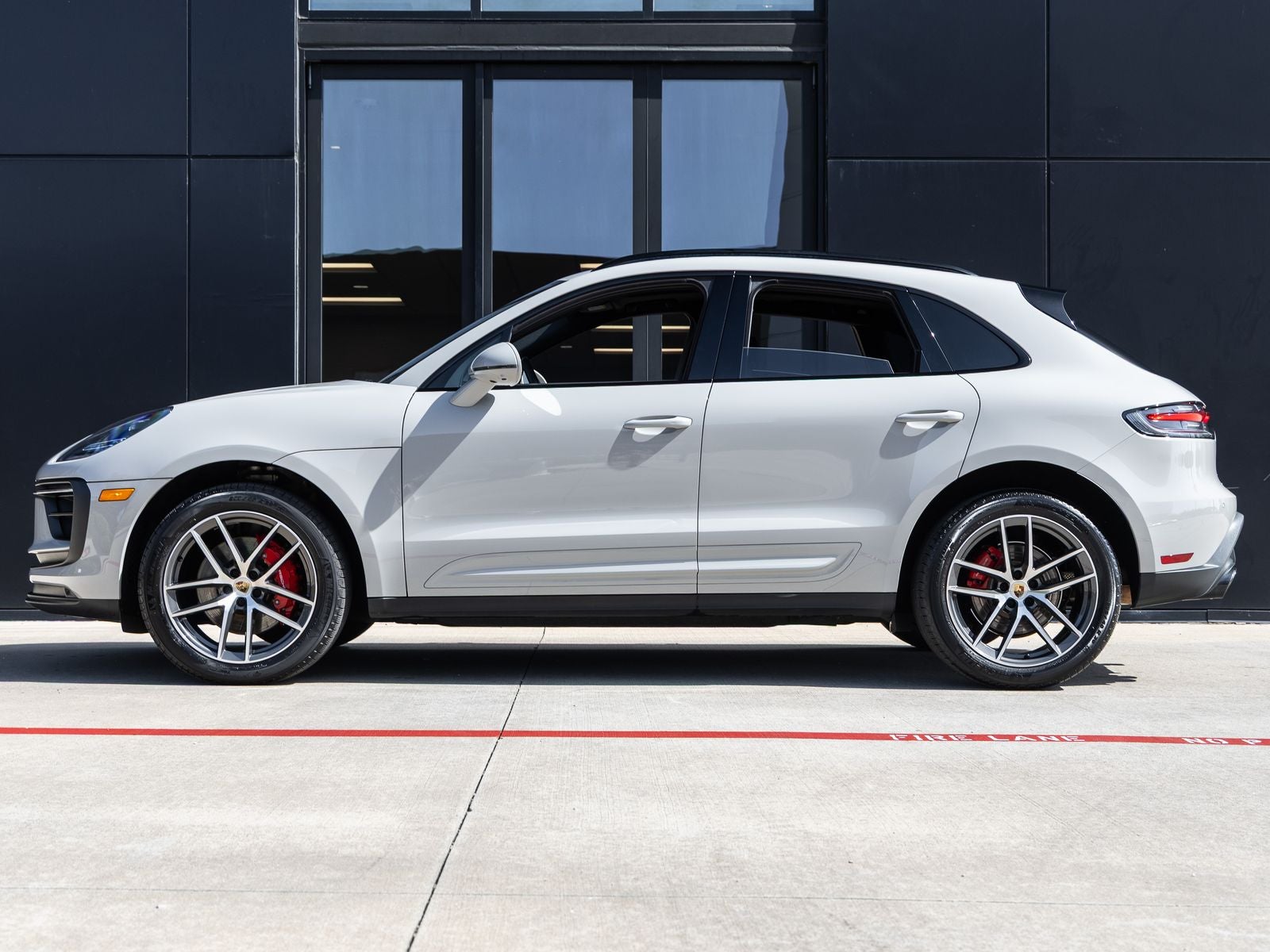 2024 Porsche Macan Macan S