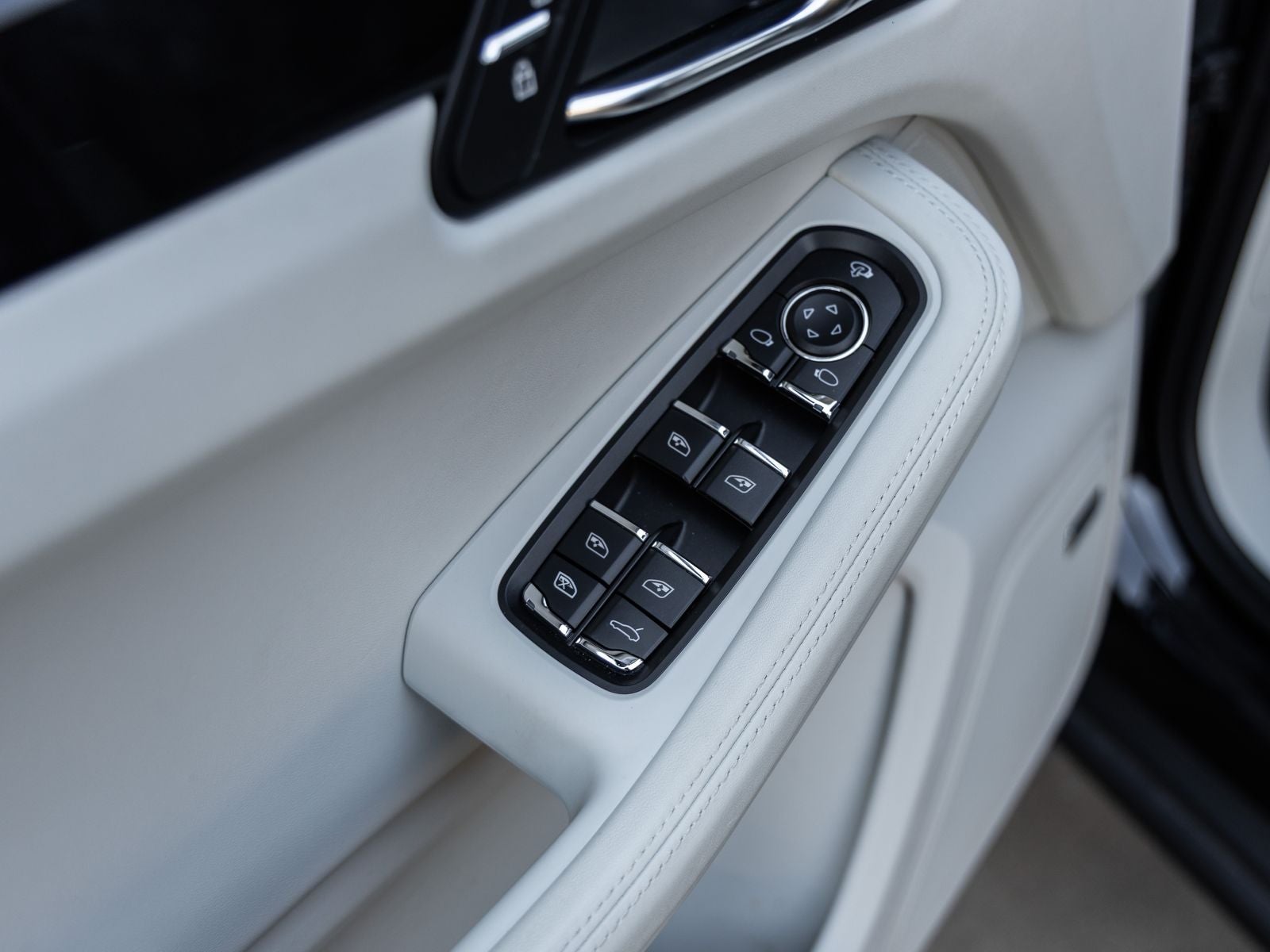 2024 Porsche Macan Macan S