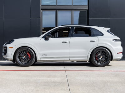 2025 Porsche Cayenne Cayenne GTS