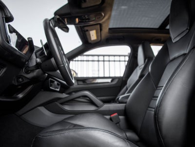 2025 Porsche Cayenne GTS