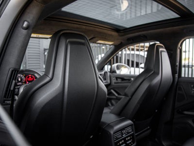 2025 Porsche Cayenne GTS