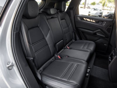 2025 Porsche Cayenne GTS