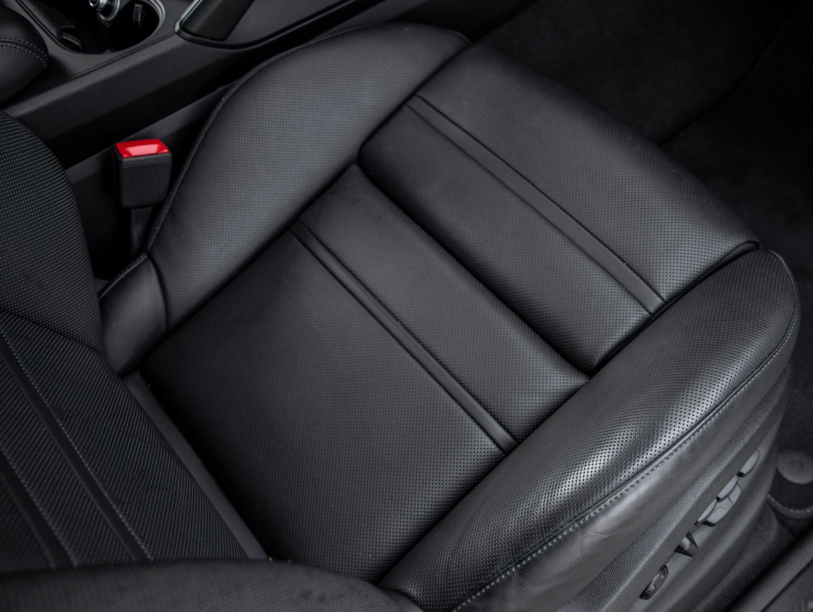 2025 Porsche Cayenne GTS