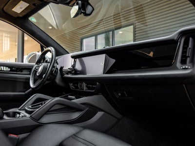 2025 Porsche Cayenne GTS