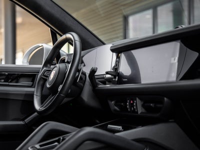 2025 Porsche Cayenne GTS