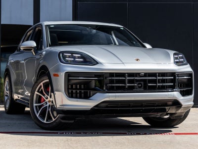 2025 Porsche Cayenne GTS