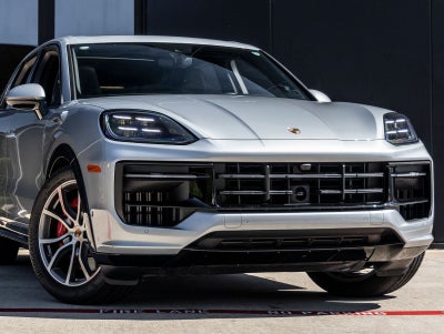 2025 Porsche Cayenne GTS