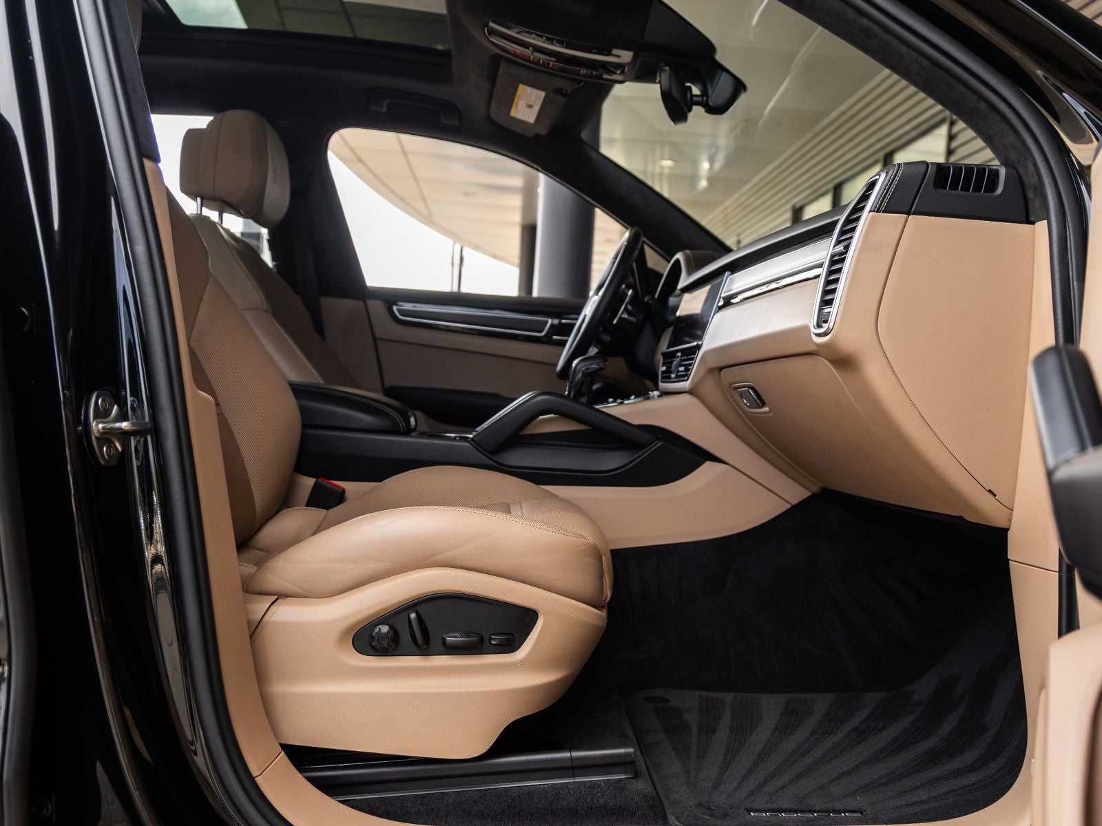 2023 Porsche Cayenne Cayenne GTS (MY23)