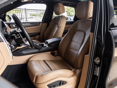 2023 Porsche Cayenne Cayenne GTS (MY23)