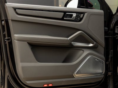 2022 Porsche Cayenne E-Hybrid Cayenne Turbo S E-Hybrid (MY22)