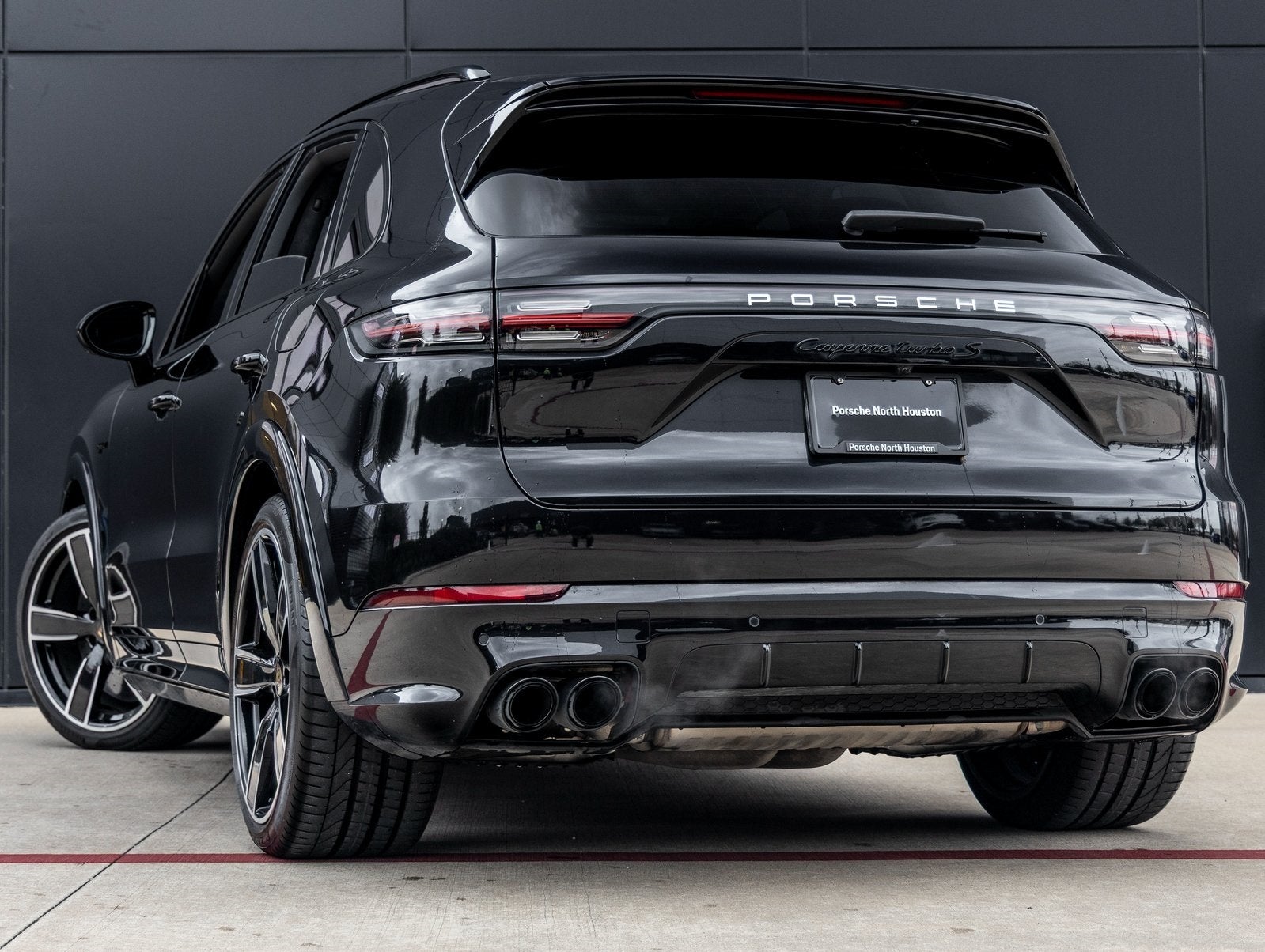 2022 Porsche Cayenne E-Hybrid Cayenne Turbo S E-Hybrid (MY22)