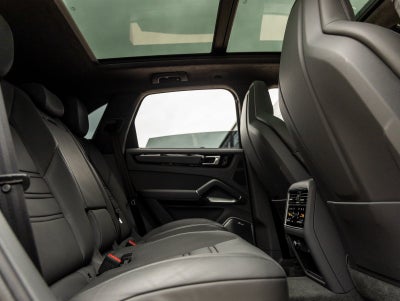 2022 Porsche Cayenne E-Hybrid Cayenne Turbo S E-Hybrid (MY22)