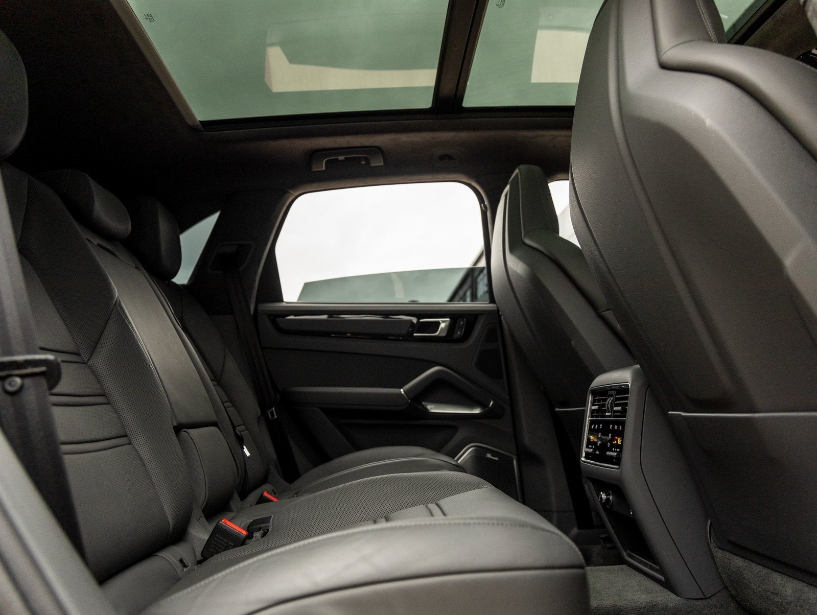 2022 Porsche Cayenne E-Hybrid Cayenne Turbo S E-Hybrid (MY22)