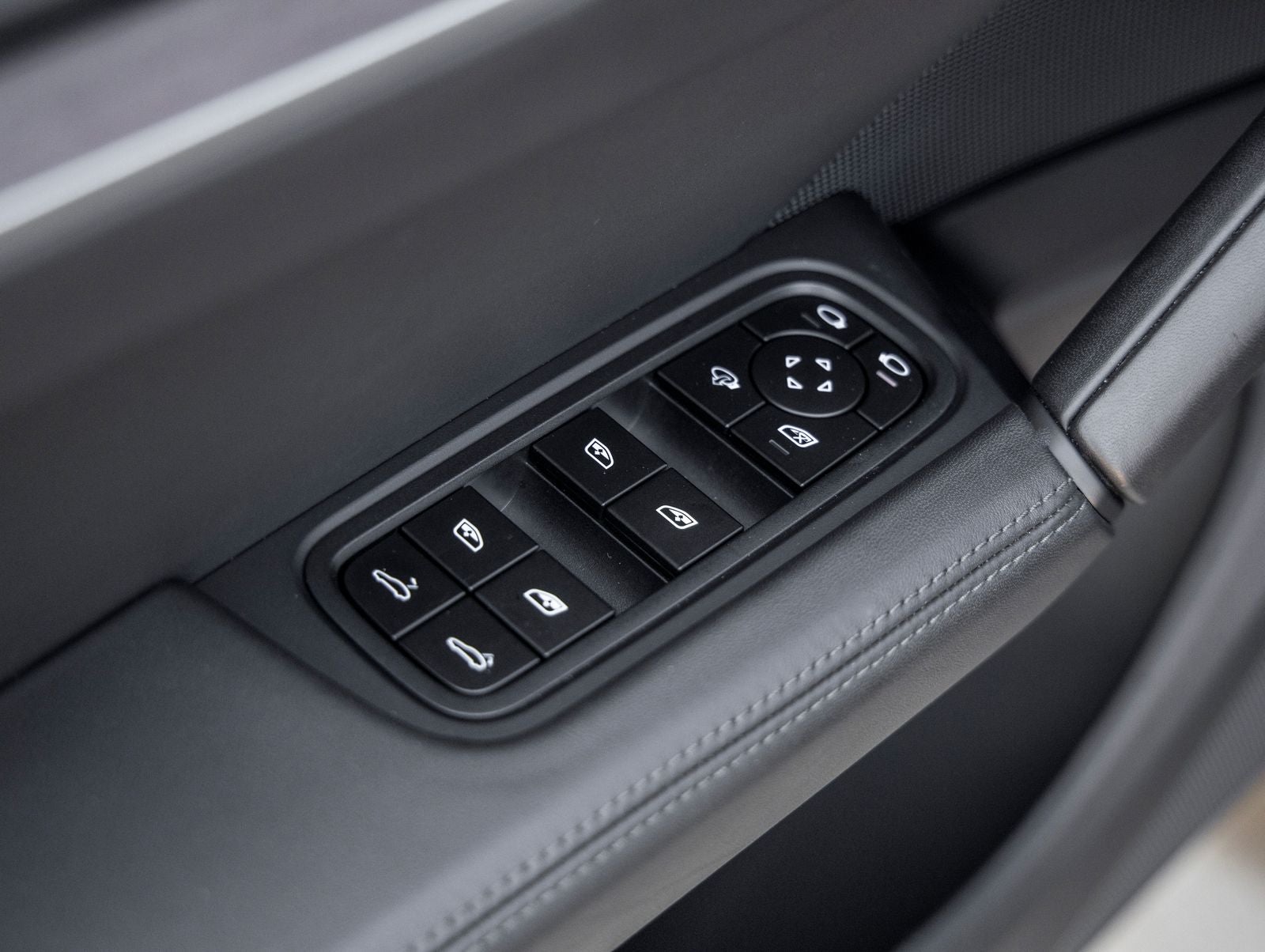 2024 Porsche Cayenne S
