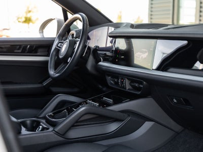 2024 Porsche Cayenne Cayenne S (MY24)