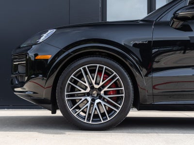 2025 Porsche Cayenne Turbo E-Hybrid