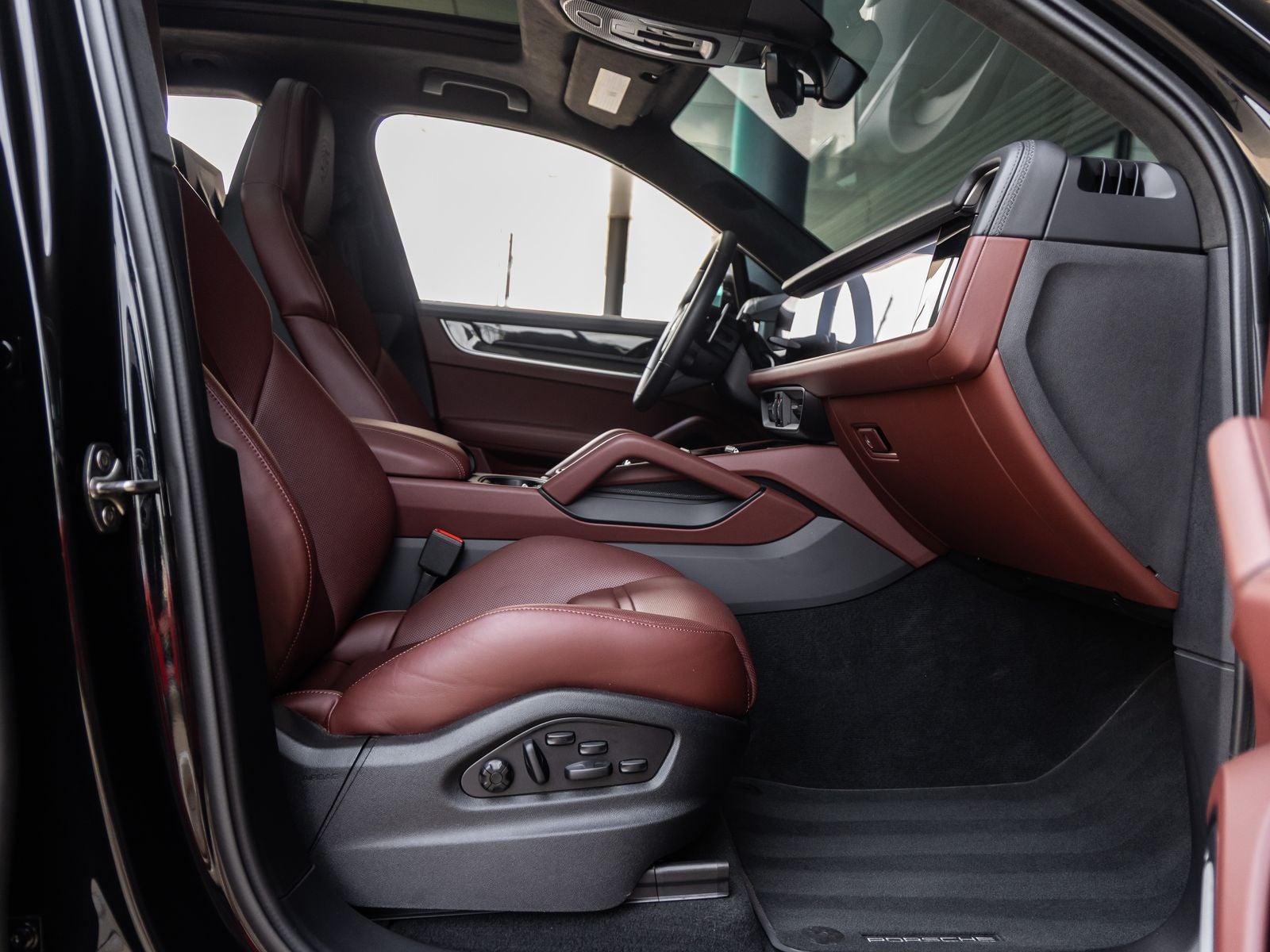 2025 Porsche Cayenne Turbo E-Hybrid