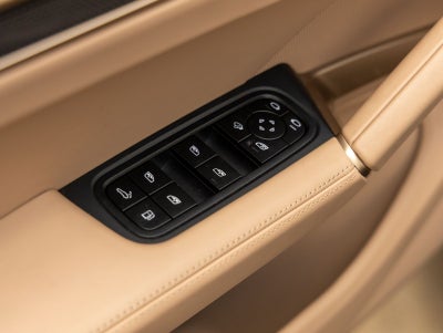 2025 Porsche Cayenne E-Hybrid Turbo