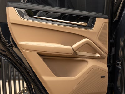 2025 Porsche Cayenne E-Hybrid Turbo