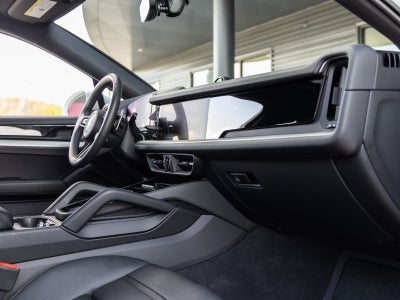 2025 Porsche Cayenne Coupe Coupe AWD