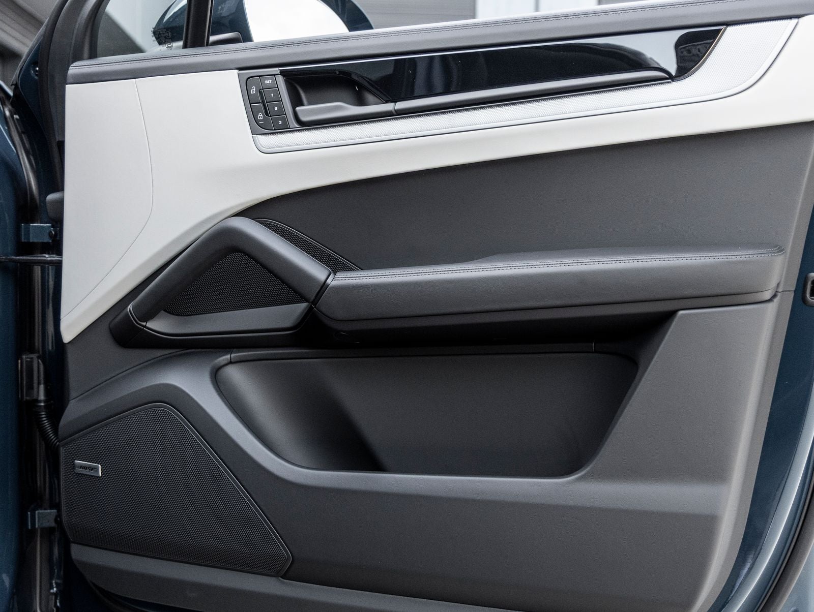 2025 Porsche Cayenne Coupe