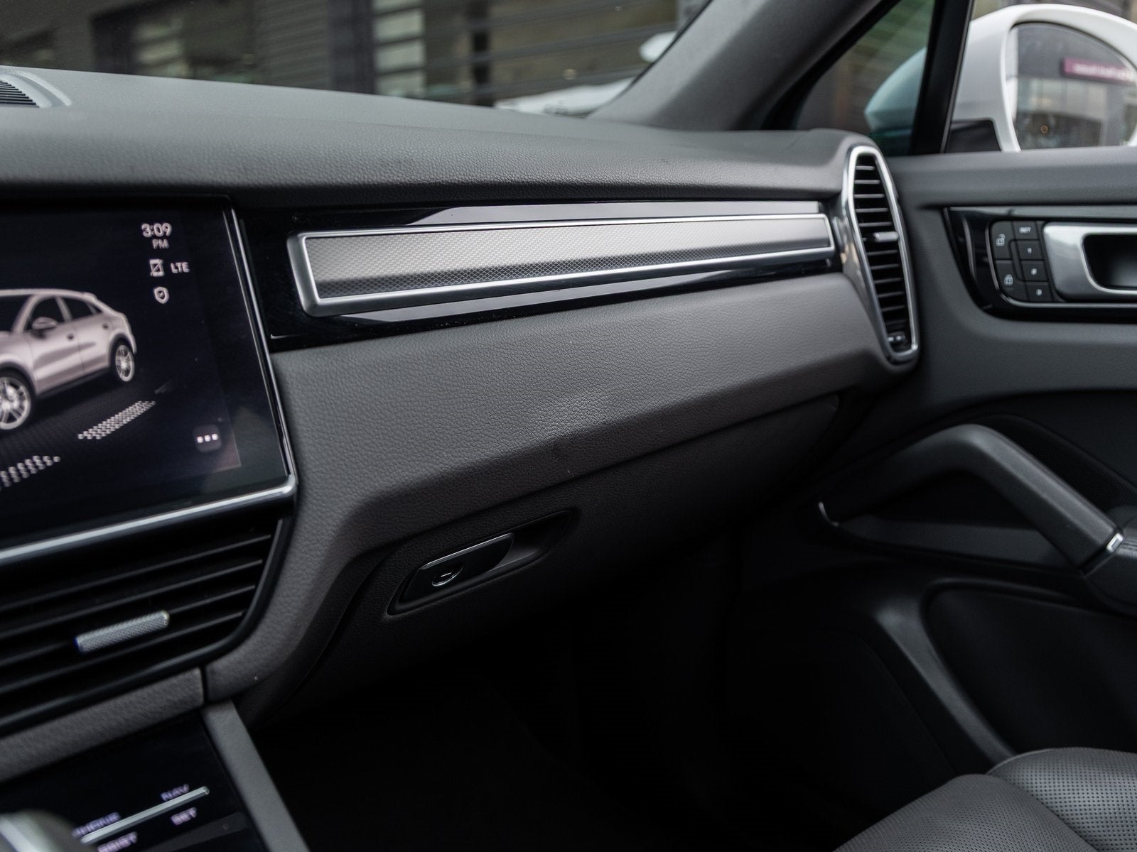 2022 Porsche Cayenne Coupe Cayenne Coupe Platinum Edition