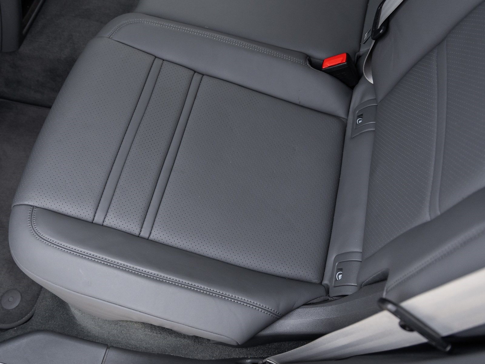 2022 Porsche Cayenne Coupe Cayenne Coupe Platinum Edition