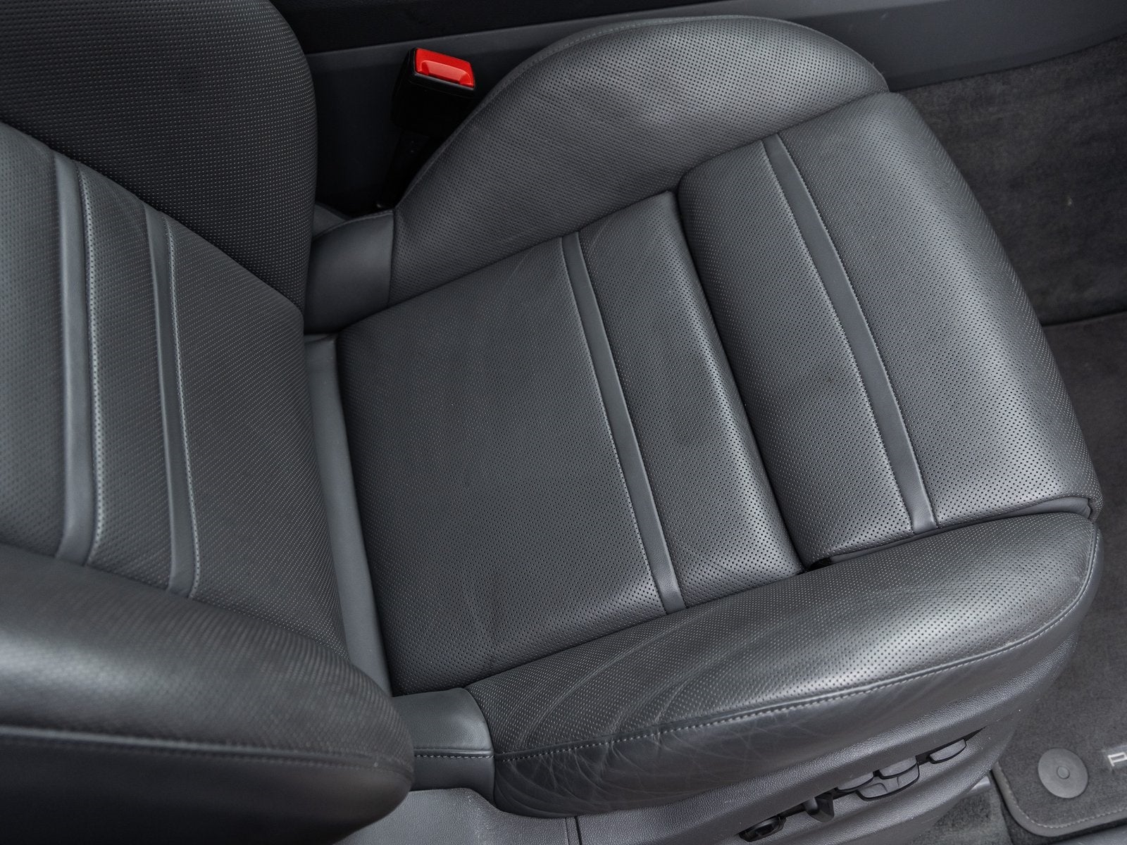 2022 Porsche Cayenne Coupe Cayenne Coupe Platinum Edition